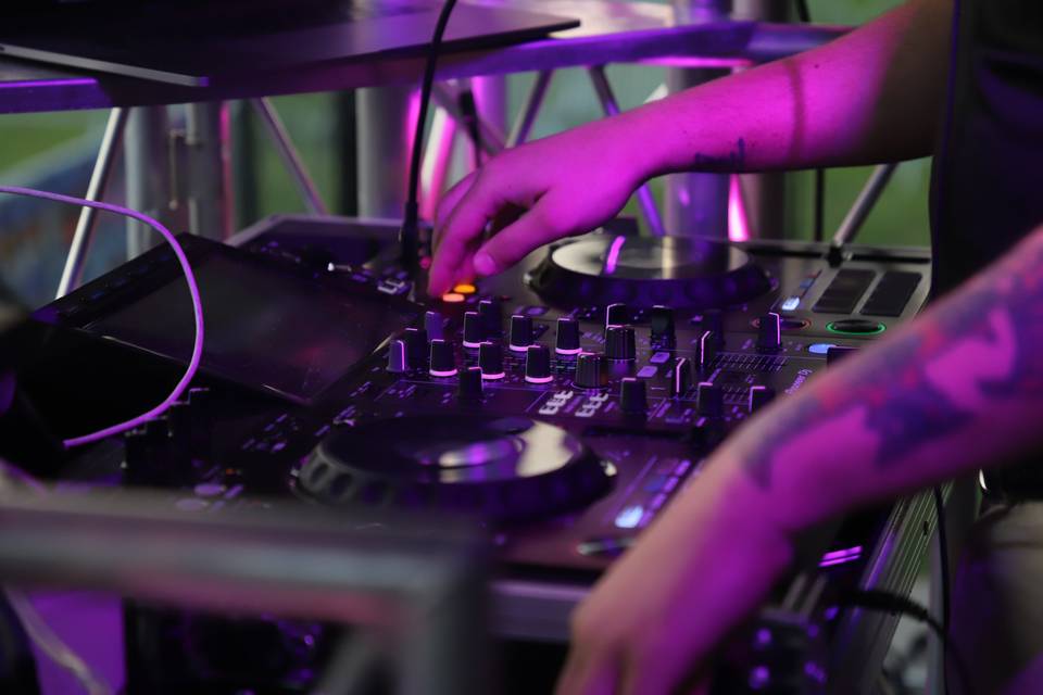 Aux platines