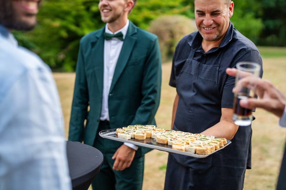 Serveur jardin mariage