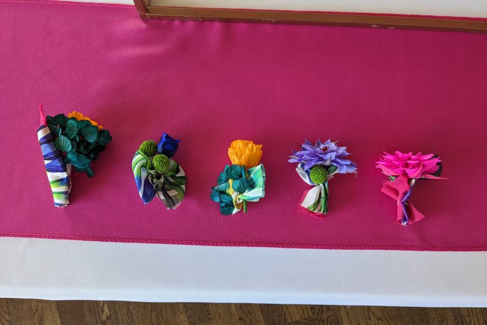 Boutonnières multicolores