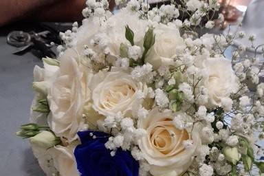 Bouquet de mariée bleu/blanc