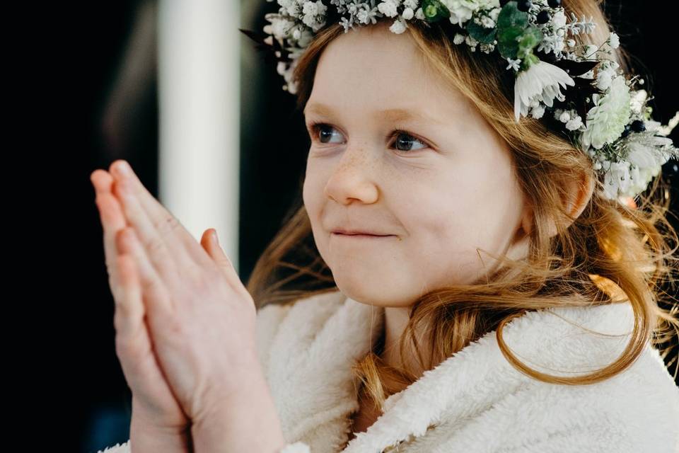La petite fille aux fleurs.