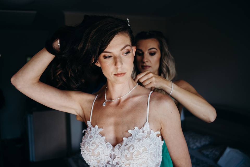 La mariée se prépare.