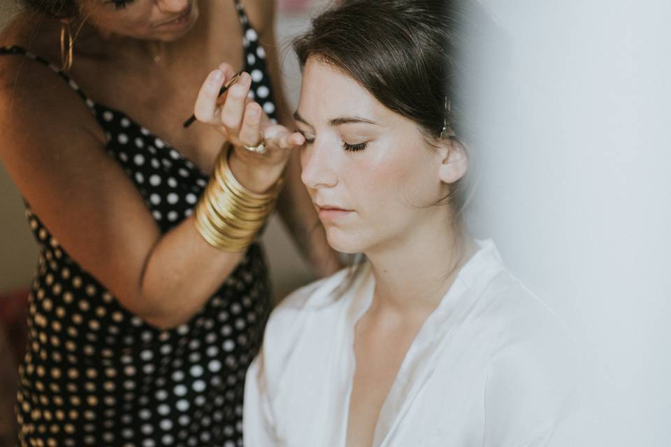 La mariée se prépare.