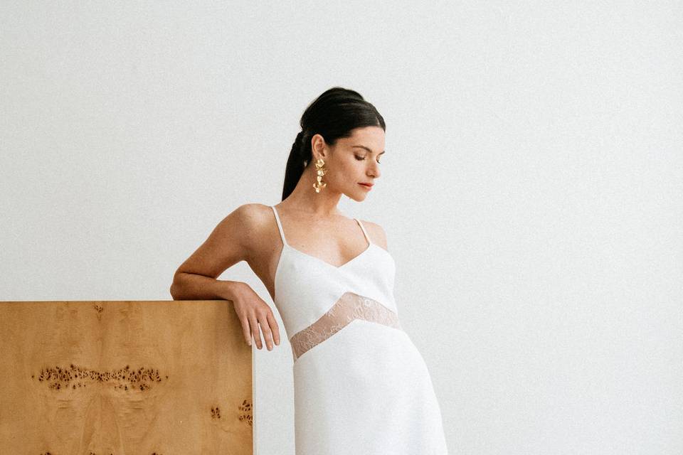 Grej Modern Bride