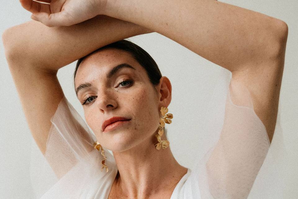Grej Modern Bride