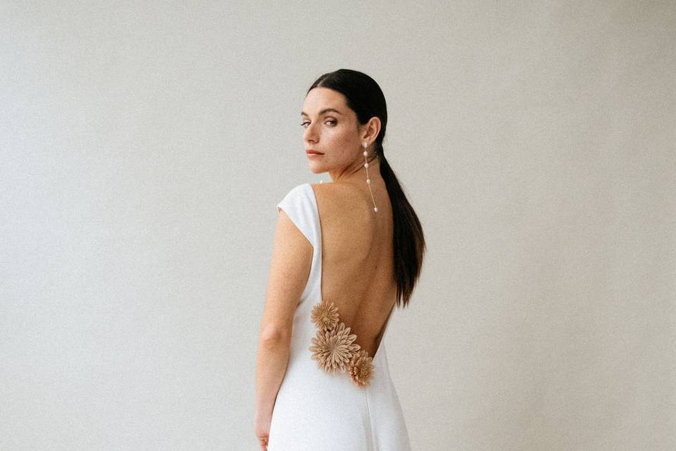 Grej Modern Bride