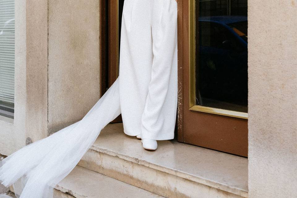 Grej Modern Bride