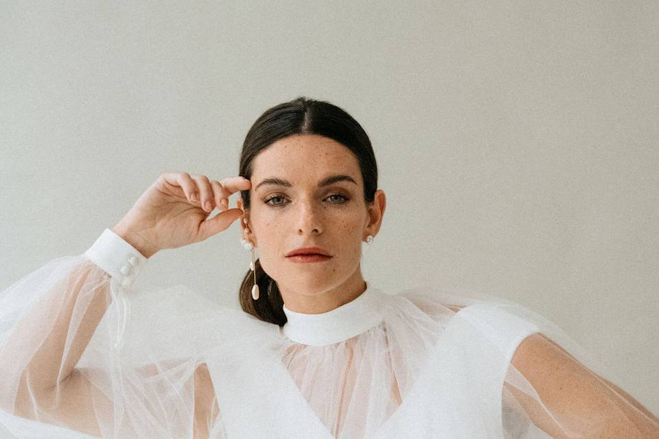 Grej Modern Bride