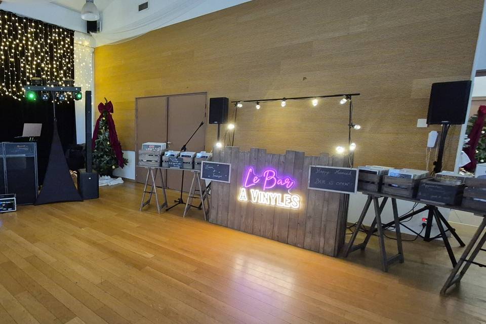 Bar vinyles et stand DJ
