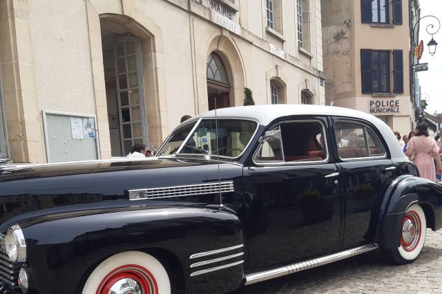 Cadillac Sedan