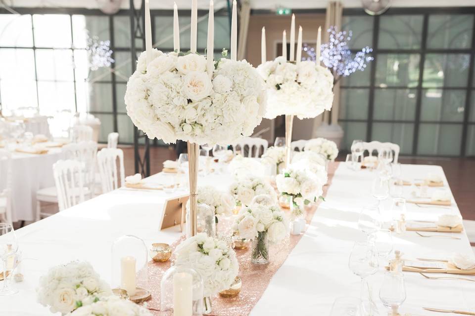 Table blanc et rose gold