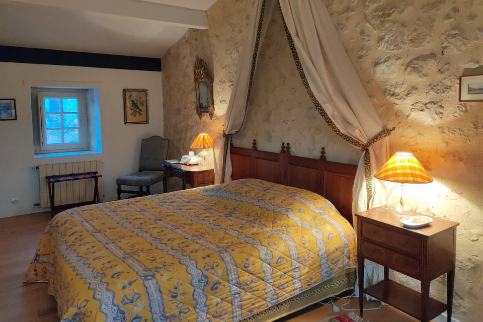 Chambre Jaune Mansion