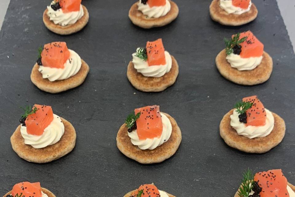 Blini saumon mousse  wasabi