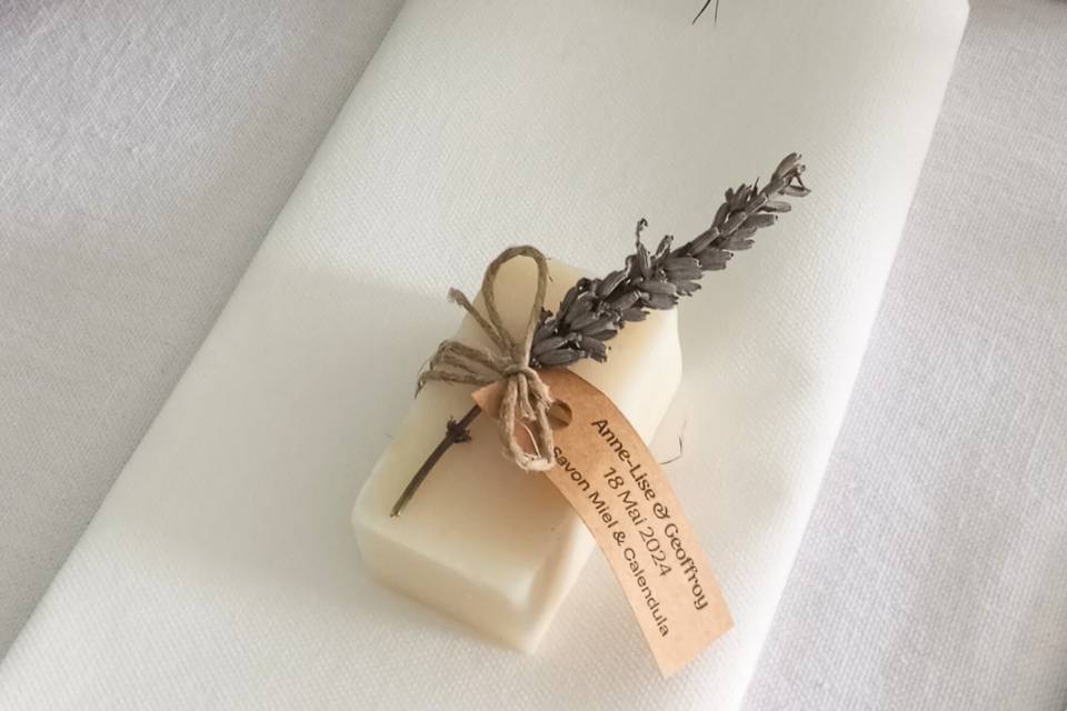 Savon invité avec étiquette