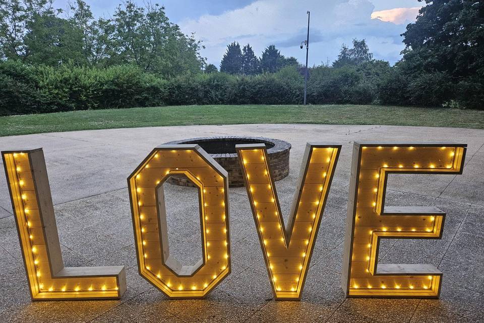 Love en bois