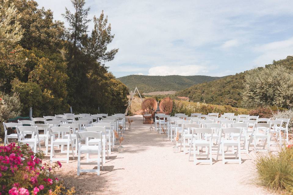 Cérémonie dans les jardins