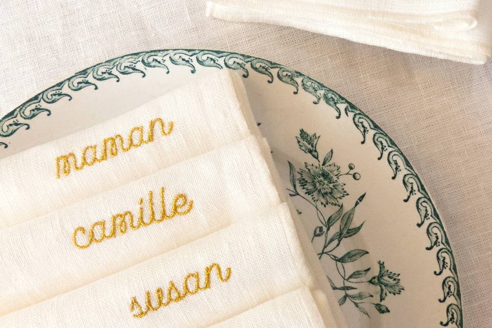 Serviettes de table brodées