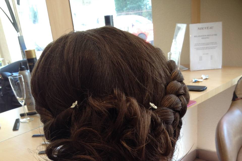 Tresse et cascade de boucles