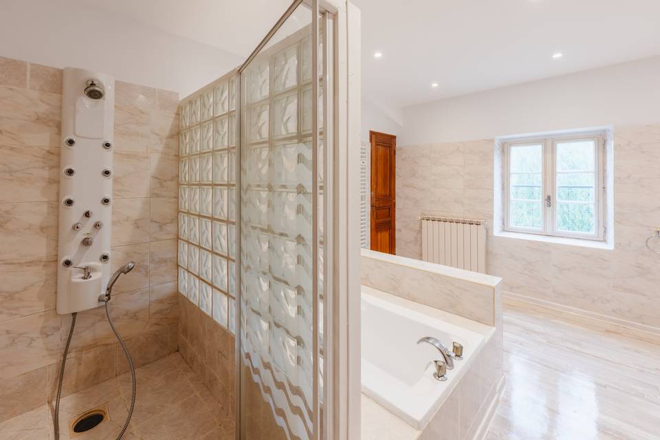 Aile Aëlys - Salle de Bain 1