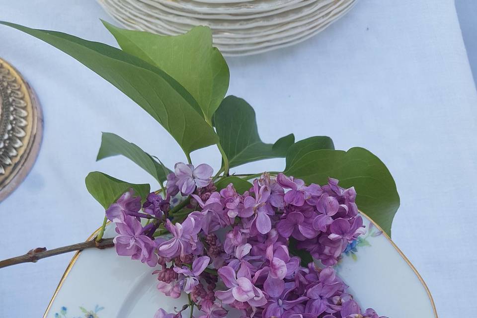 Assiette dessert fleurs et or