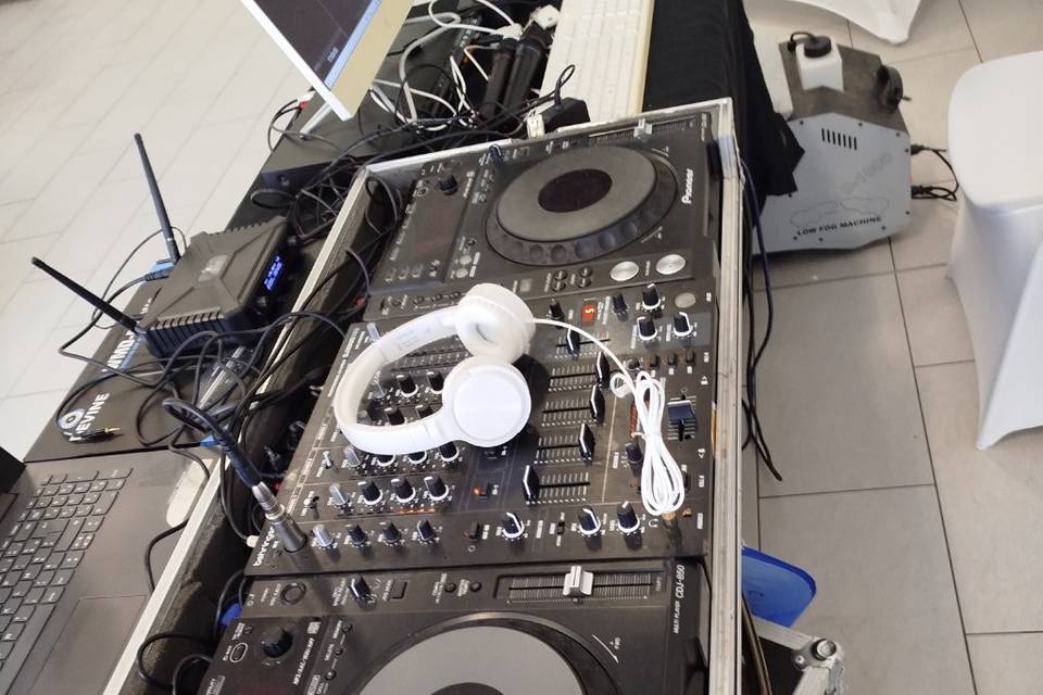 Dj John