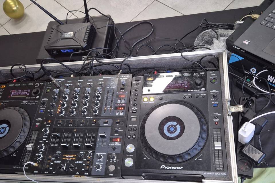 Dj John