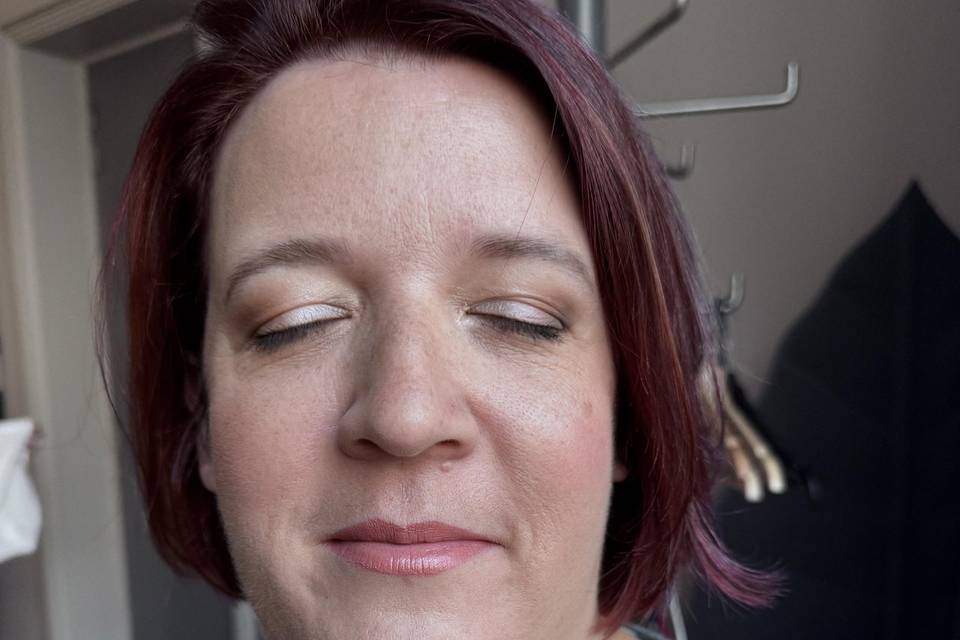 Maquillage de la suite.