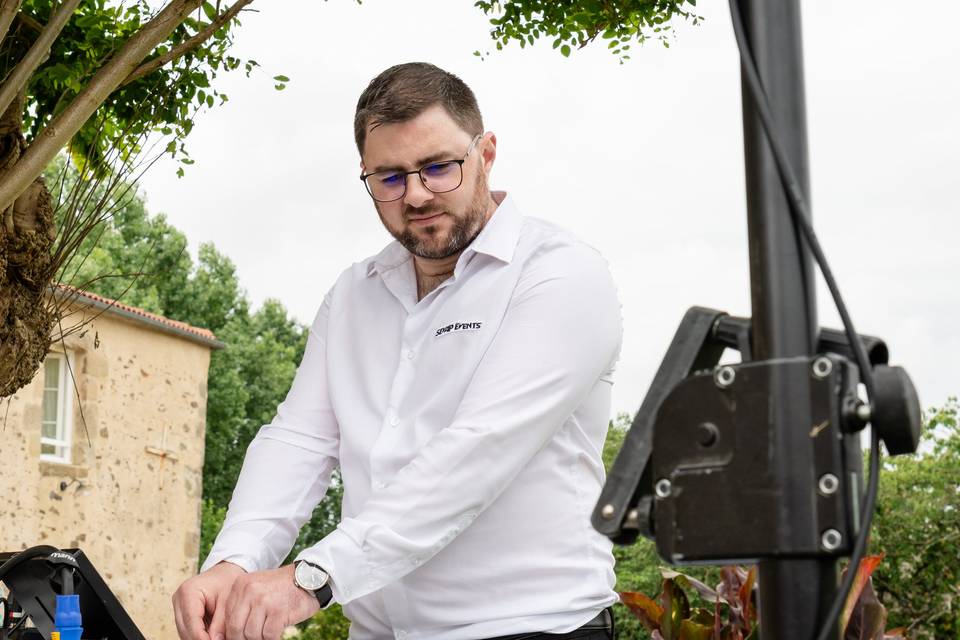 PHOTO CONTRE-PICADE_ DJ