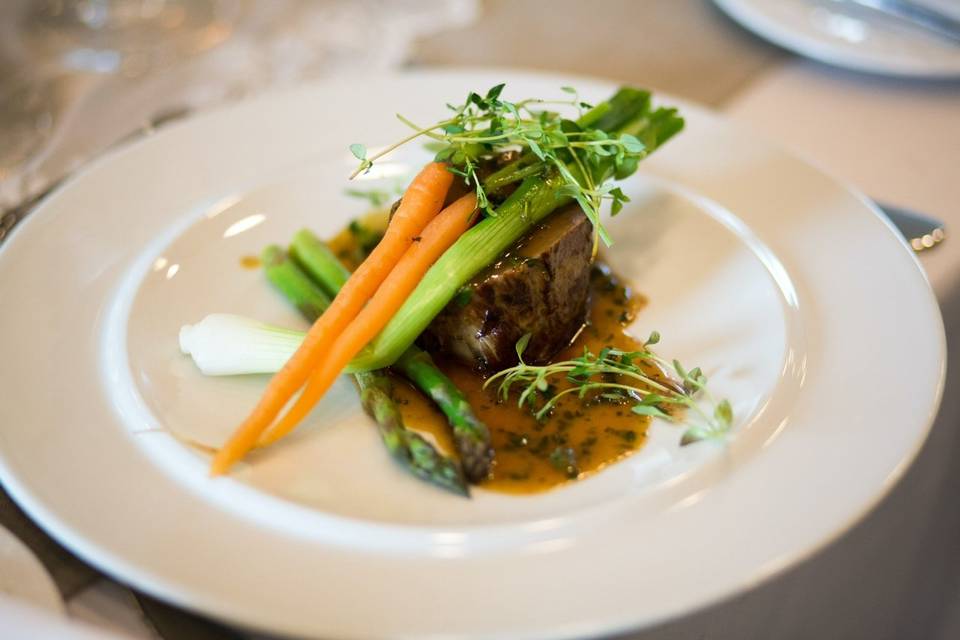 Tournedos, légumes glacé, jus