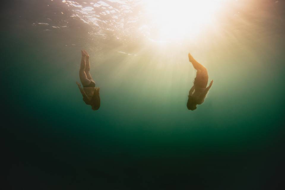 Séance couple sous l'eau