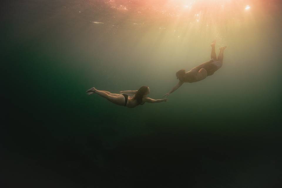 Séance Trash The Dress en mer