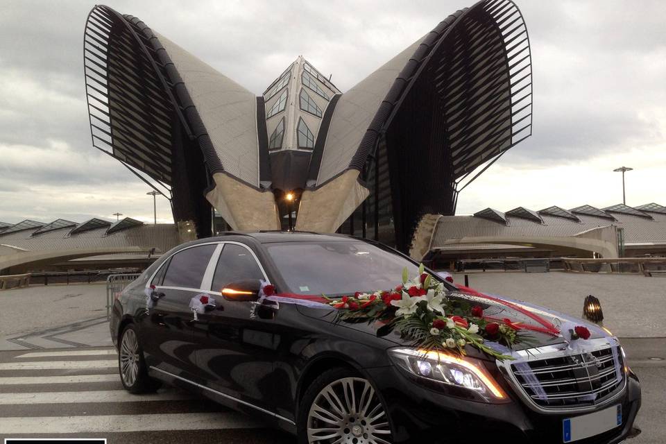 Maybach limousine v8