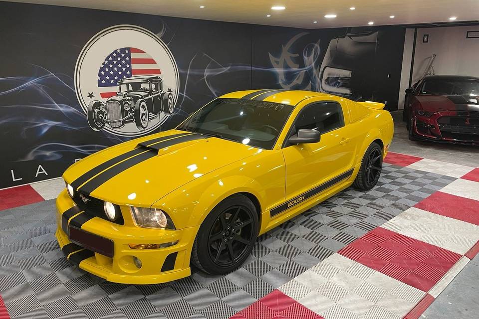 Ford Mustang ROUSH V8