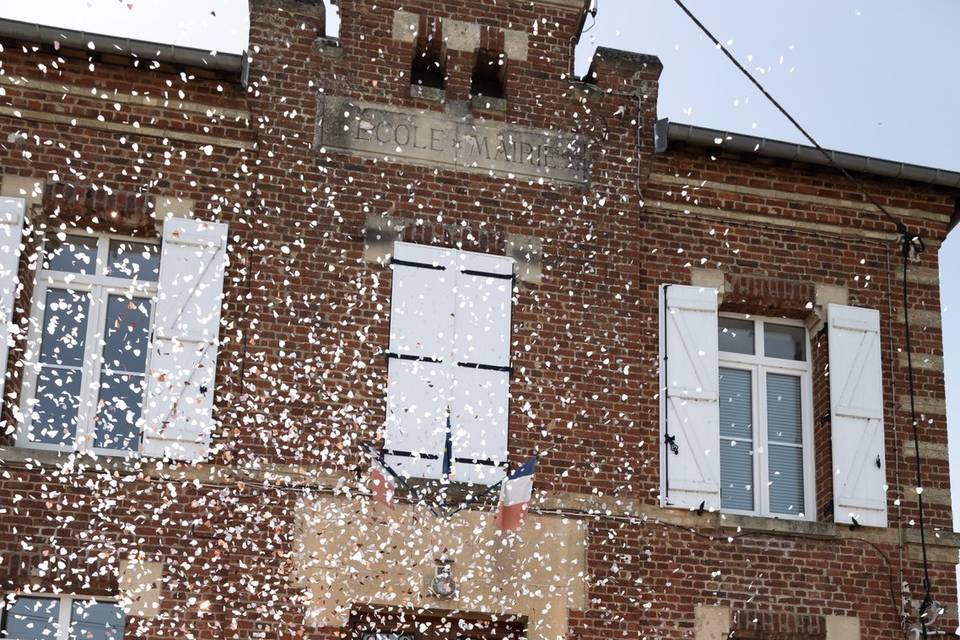 Sortie des mariés – mairie