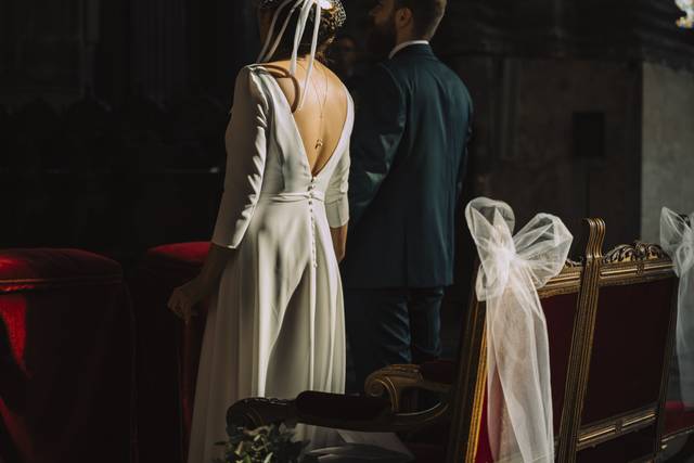 Détails dos des mariés pendant