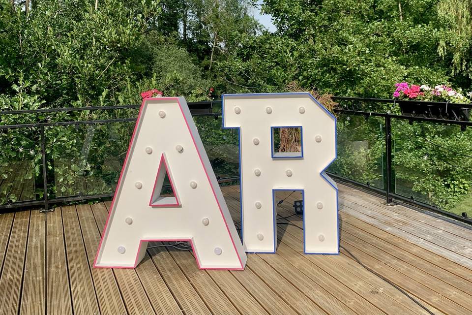 Lettres lumineuses