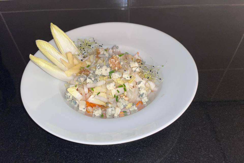 Salade endive et roquefort