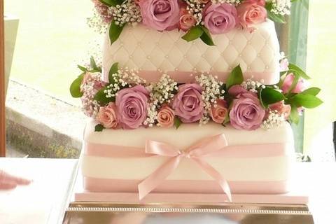 Chic wedding cake