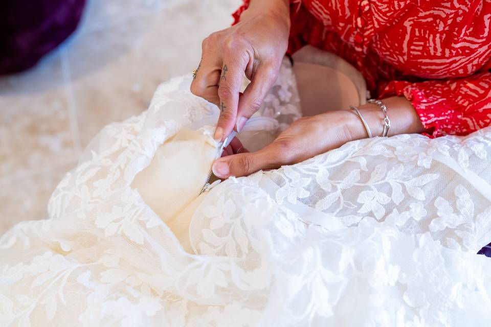 Mains couturière