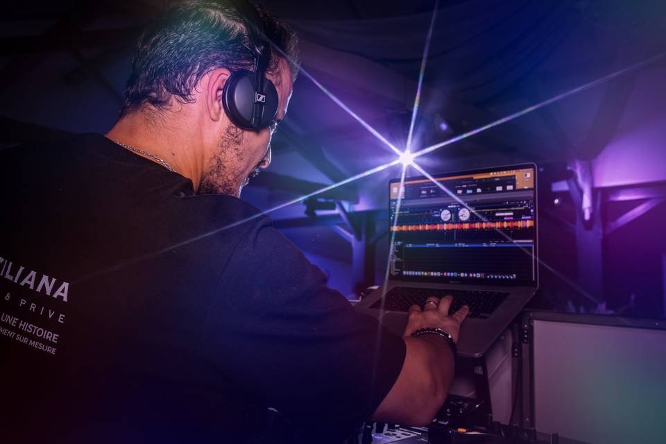 DJ live