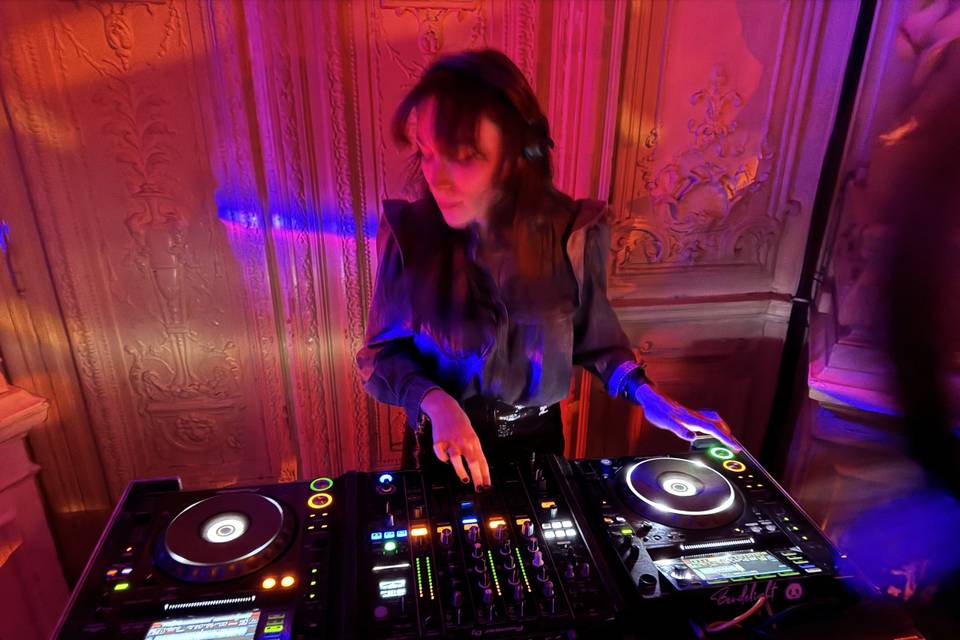 DJ Vetiver