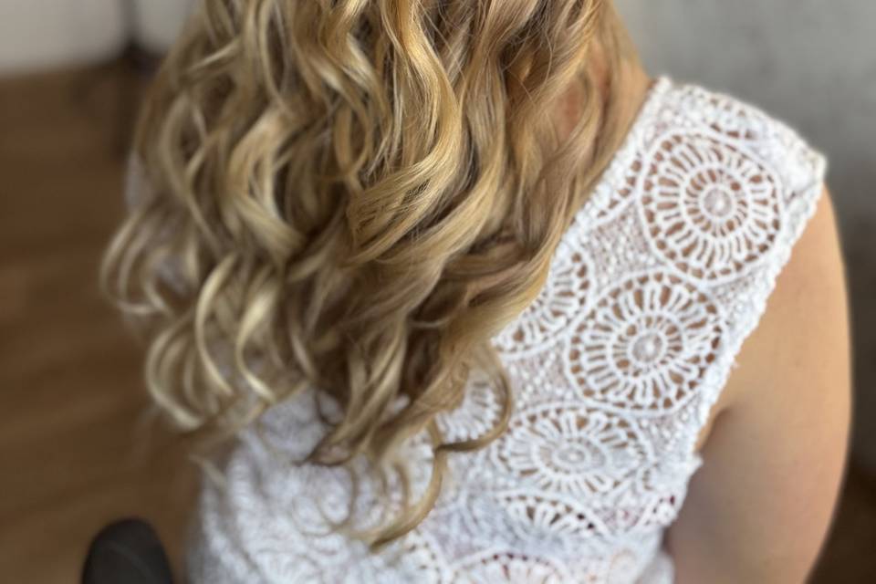 Mariee T. coiffure semidetache