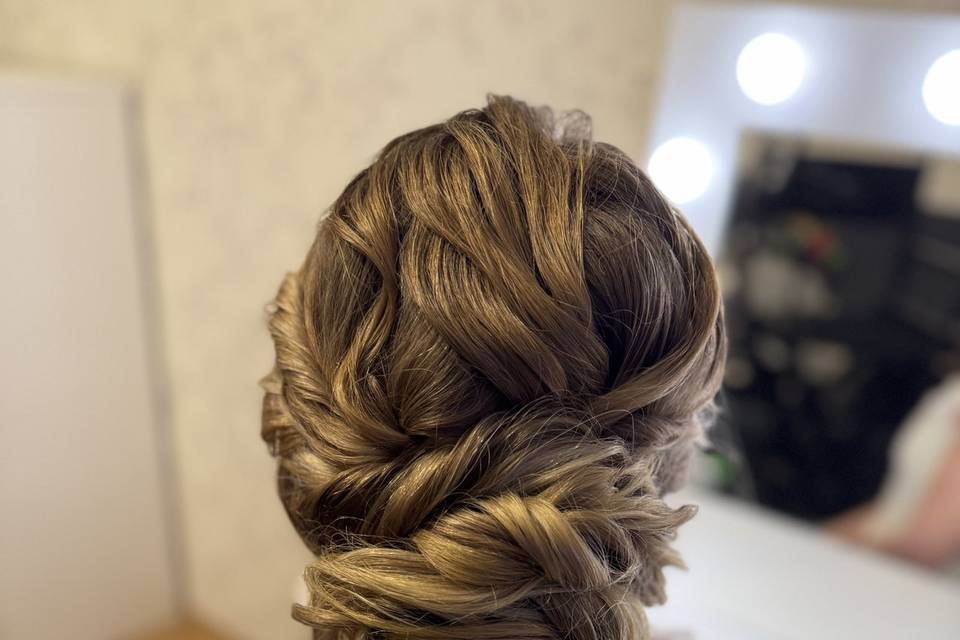 Mariee T. coiffure chignon