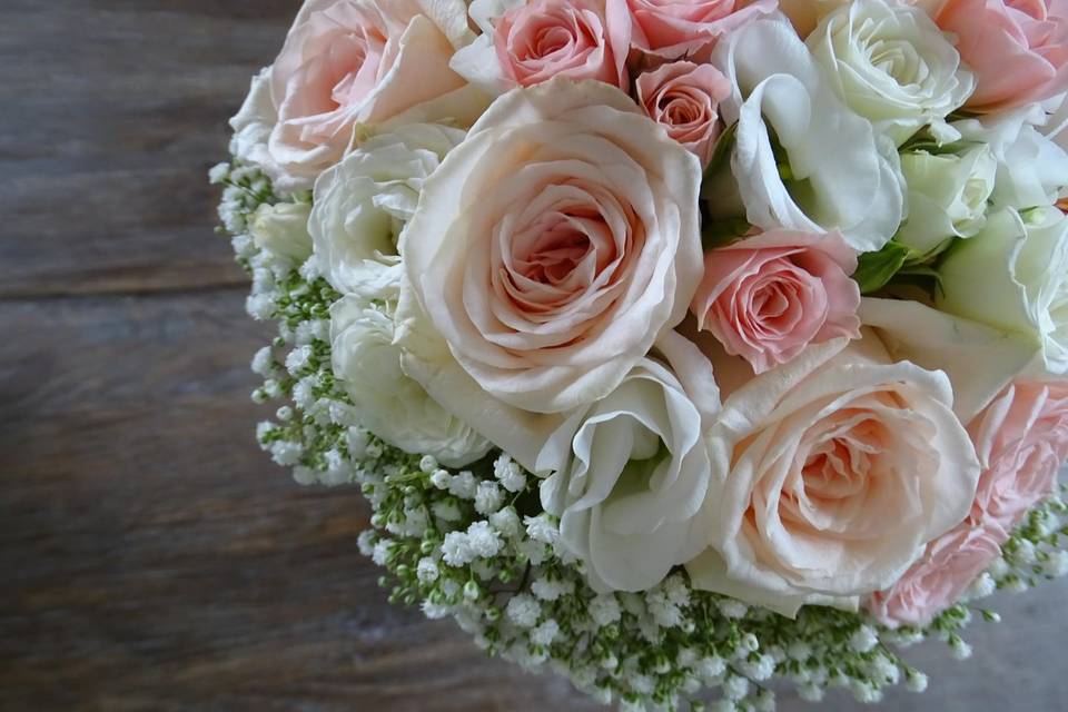 Bouquet gypso et roses/Estelle
