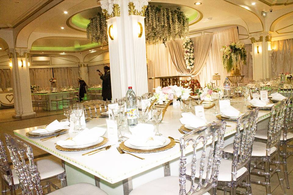 Tables A.M Elvire
