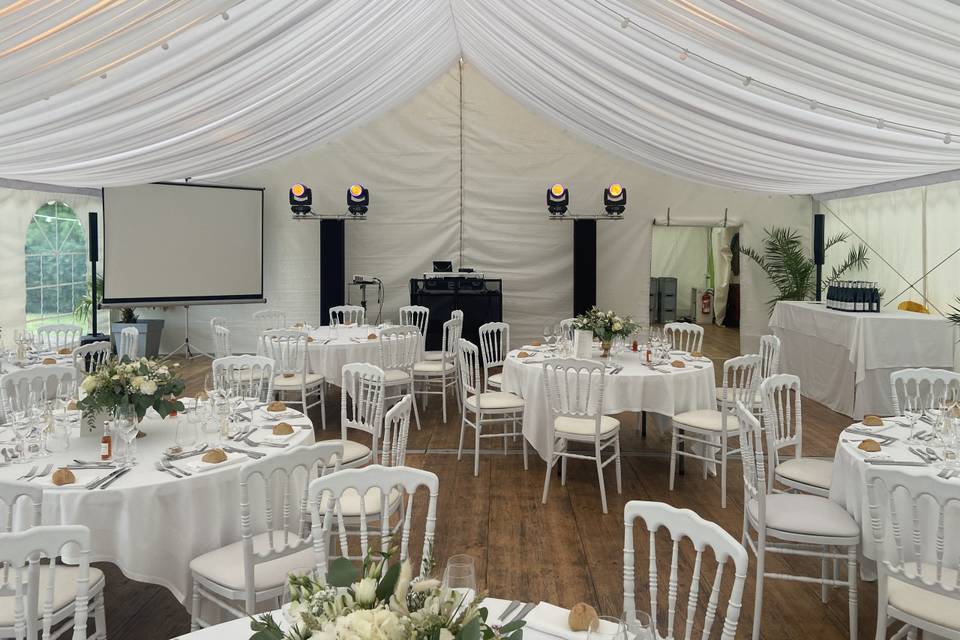 Mariage sous chapiteau