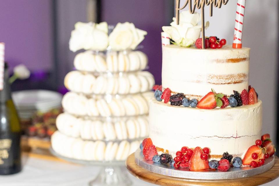 Naked Cake