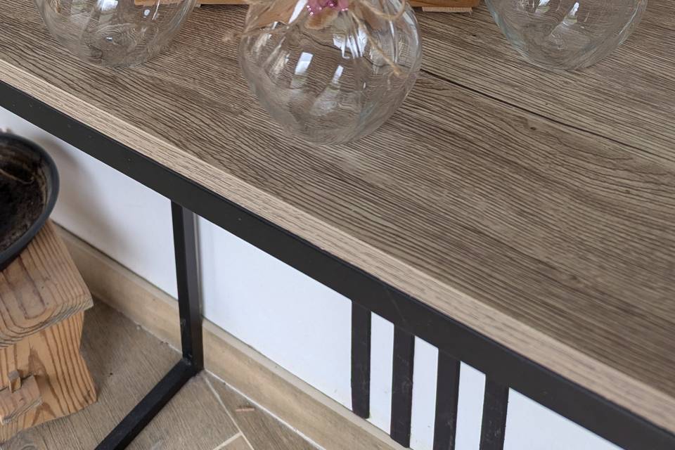 Vase.