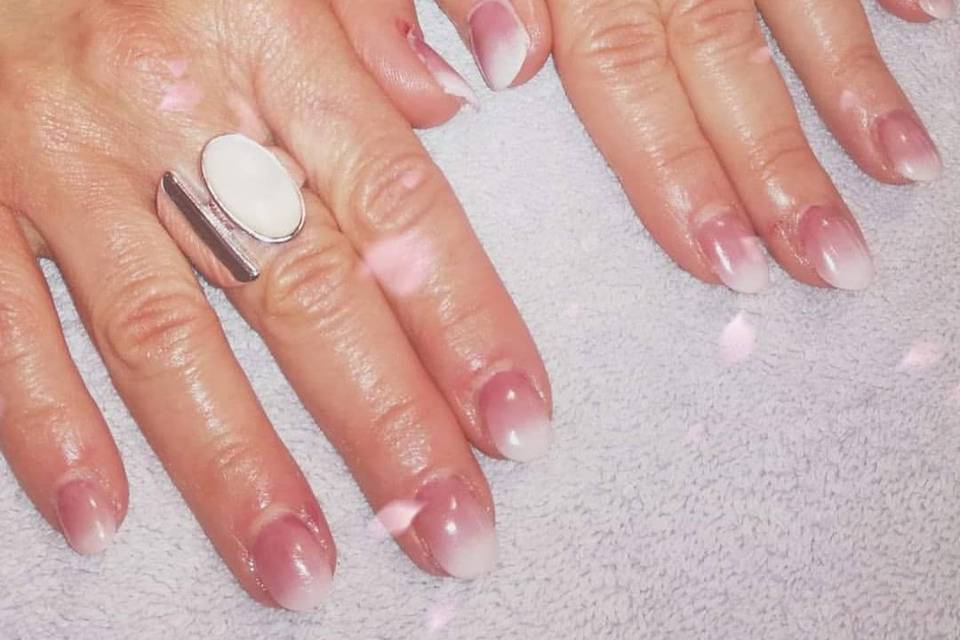 Ongles baby boomer