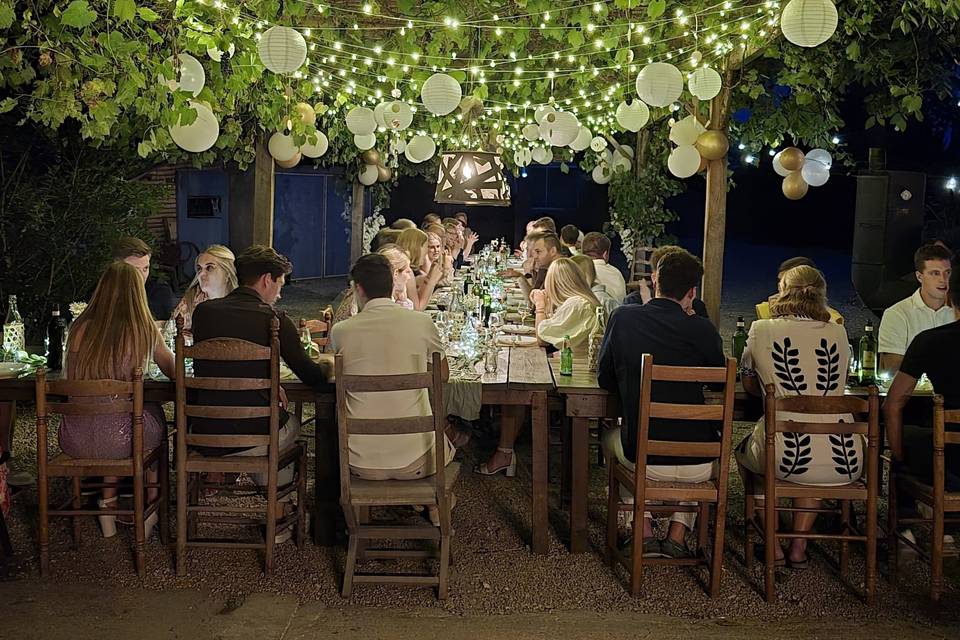 Dîner sous les vignes